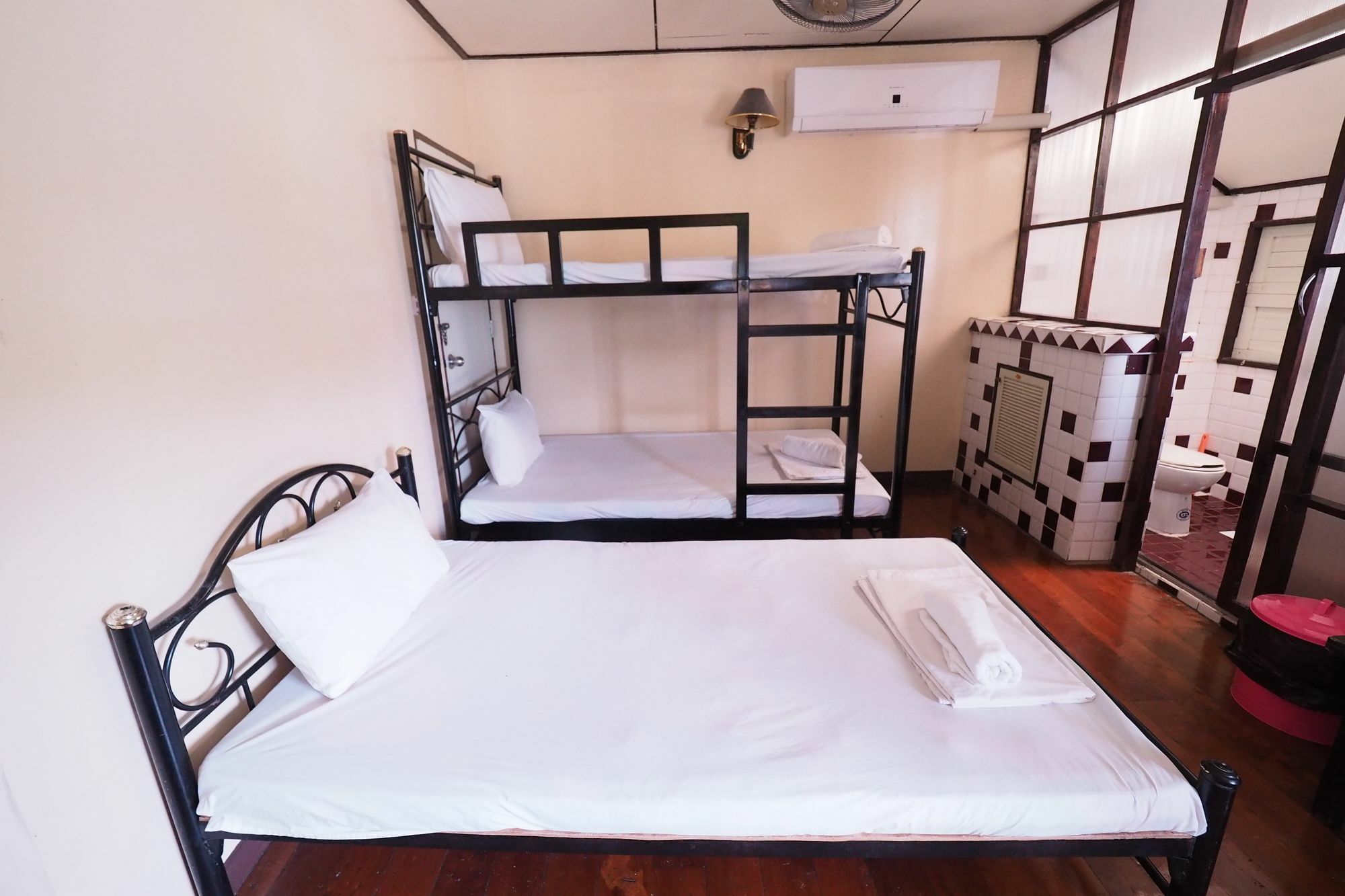 Brickhouse Ayutthaya Guesthouse Est 1986 Exterior photo