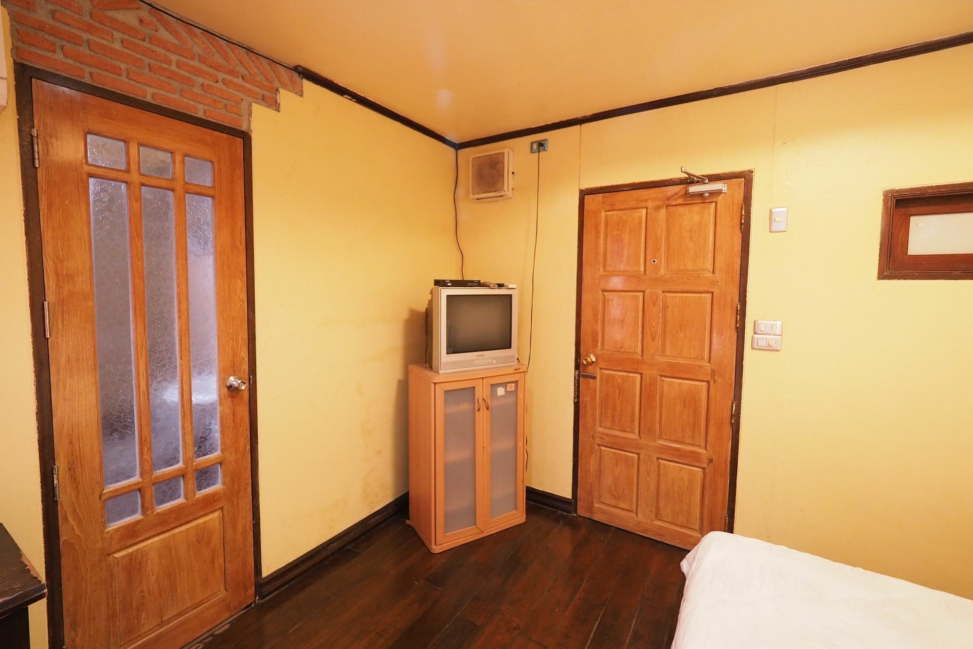 Brickhouse Ayutthaya Guesthouse Est 1986 Exterior photo